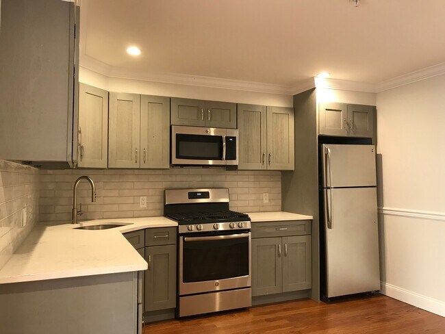 Foto del edificio - 1613 Summit Ave