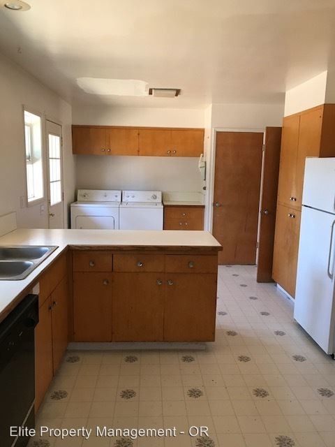 Foto del edificio - 4314 NE Holly Ln