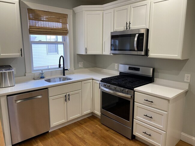 Foto del edificio - 281 Belgrade Ave