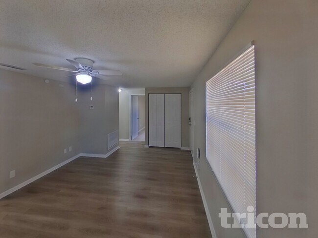 Building Photo - 804 Briarcliff Dr