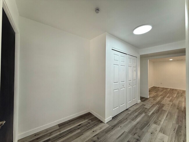 Foto del edificio - 3 Bedroom Home in Holladay Available August 1st