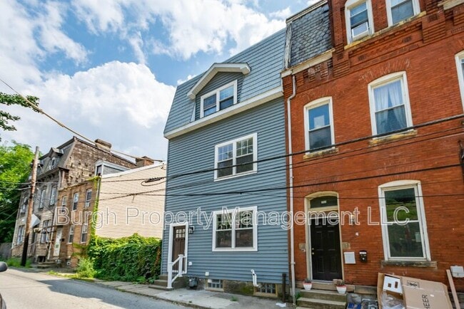 Building Photo - 849 Concord St