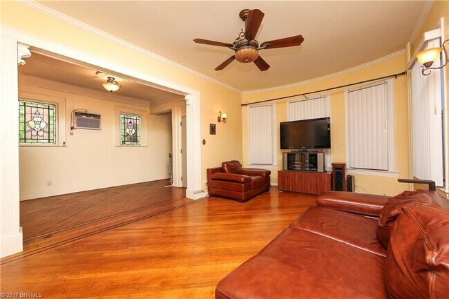 Foto del edificio - 1810 Brooklyn Ave