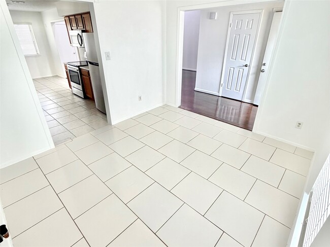 Foto del edificio - 4214 Lost Lake Ln