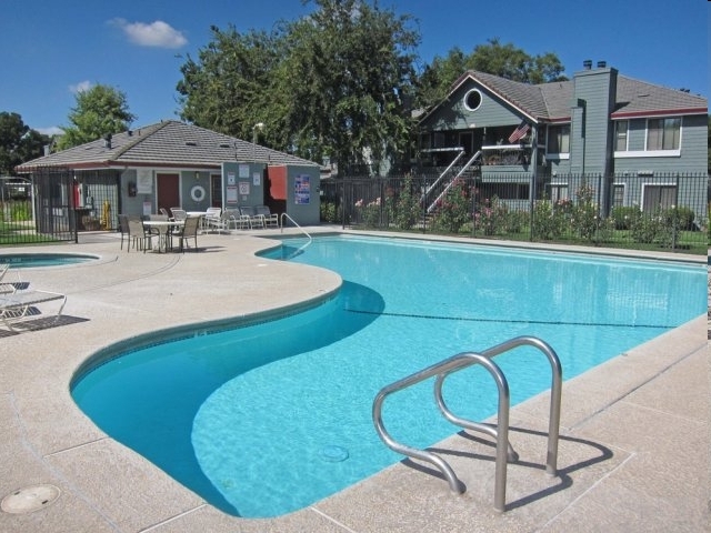 Piscina - Lakeshore Meadows