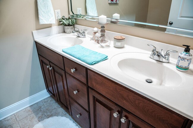 Building Photo - Luxurious Condo in Downtown Fayetteville
