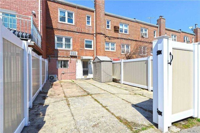 Building Photo - 153-08 77th Rd