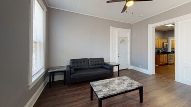 Building Photo - 107 Comstock Ave