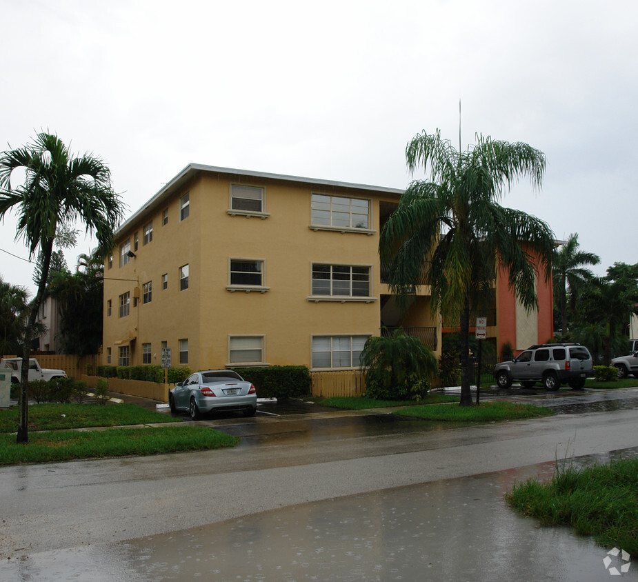 Foto del edificio - 901 NE 3rd St