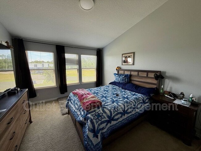 Building Photo - 726 Artisan St