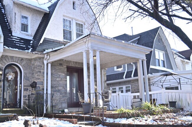 Building Photo - 6370 W Montgomery Ave