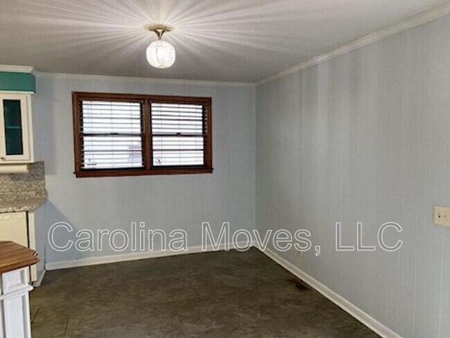 Building Photo - 106 Gayle St