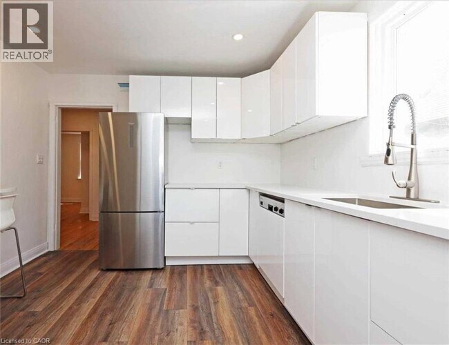 Photo du bâtiment - 131 Presley Ave