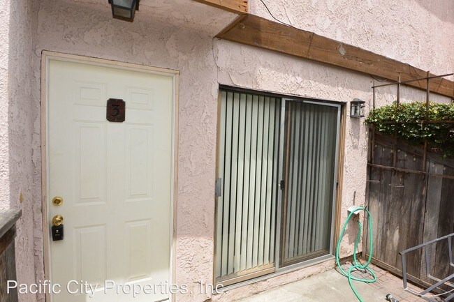 Foto del edificio - 18861 Smokewood Cir