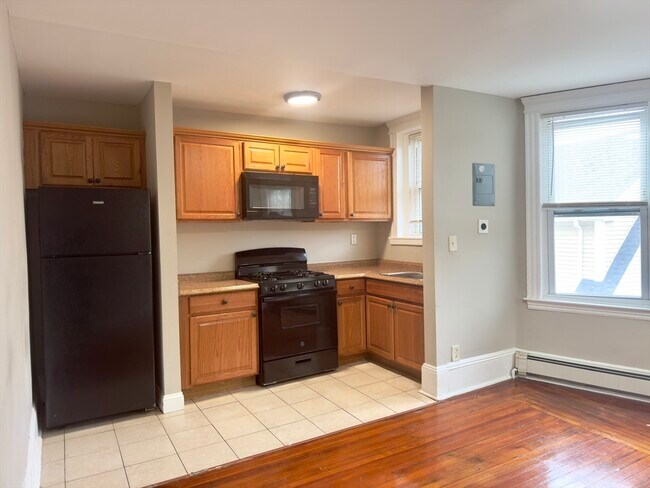 Building Photo - 124 Green St