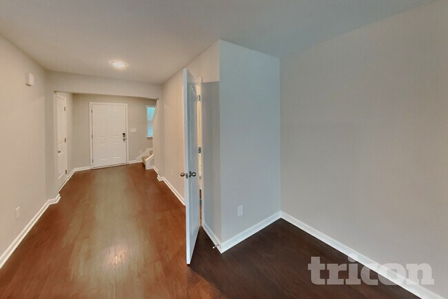 Building Photo - 215 Kirkside Dr