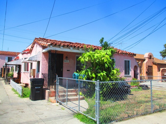 Foto del edificio - 8449 Santa Fe Ave