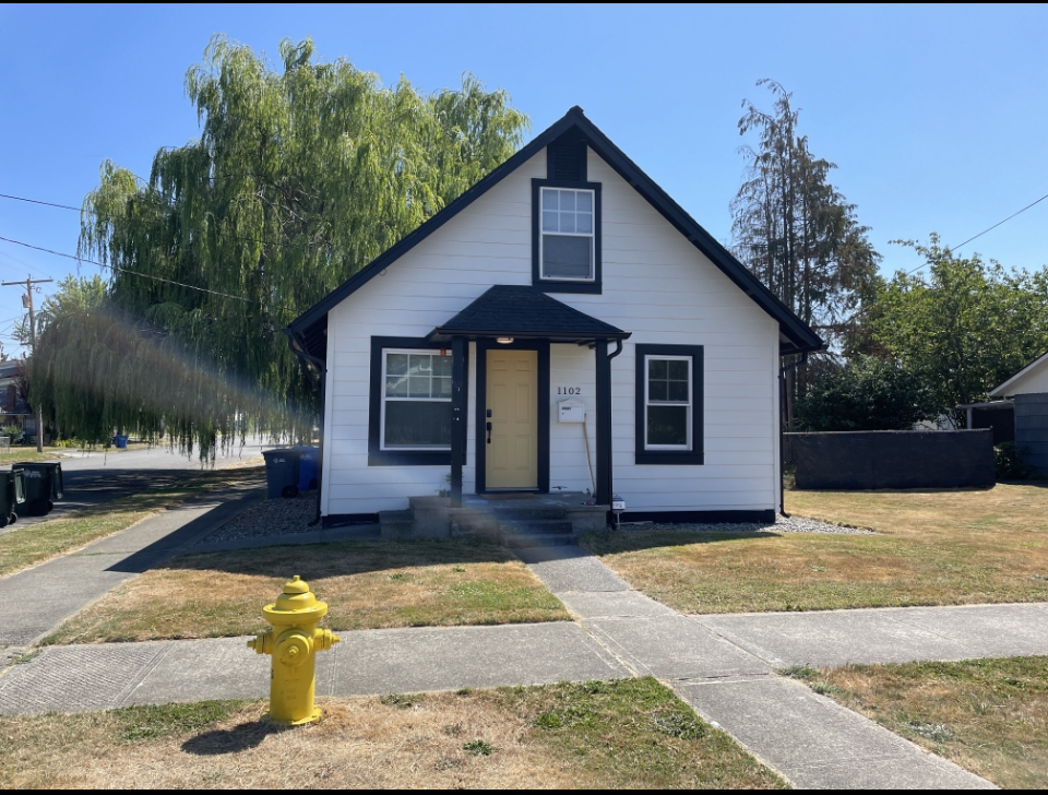 Primary Photo - 1102 6th Ave SW