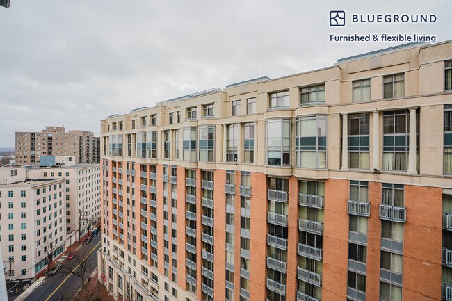 Foto del edificio - 4850 Rugby Ave