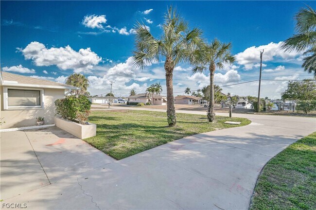 Foto del edificio - 711 Monterey Ave