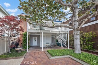 Building Photo - 122 Opal Ave