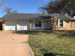 Building Photo - 5234 Burbank Dr
