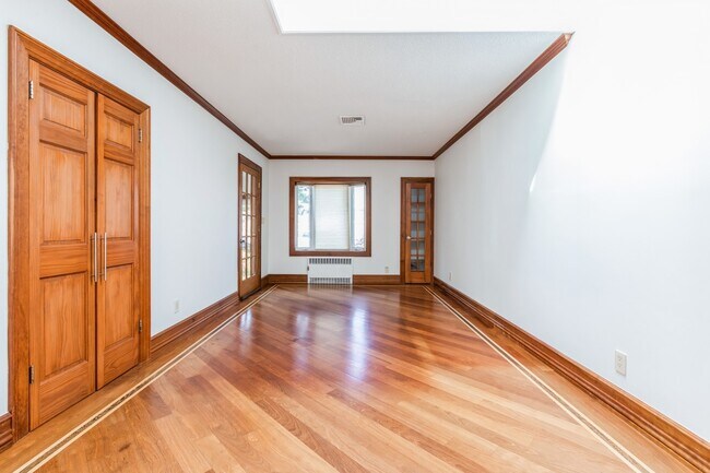 Building Photo - 34 Glenview Terrace