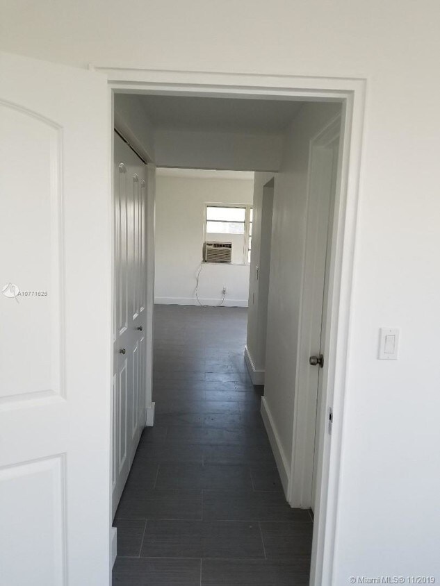 Primary Photo - 928 Meridian Ave
