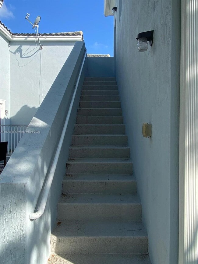 Building Photo - 9253 SW 169th Ave