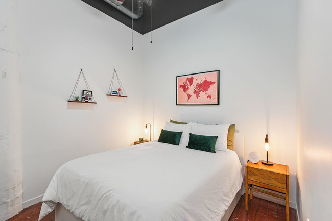 Foto del edificio - 1108 E 30th St