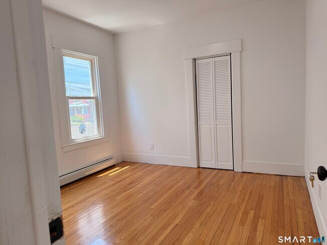 Foto del edificio - 133 Gerrish Ave
