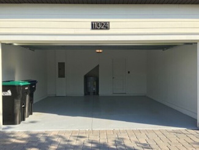 Building Photo - Spacious 3-Bed, 2.5-Bath Townhouse with 2-...