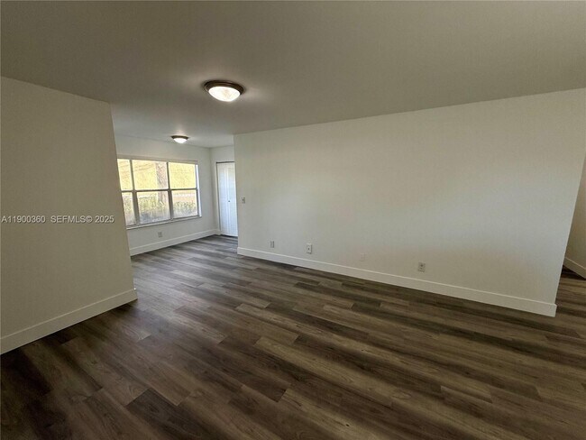 Foto del edificio - 12840 Vista Isles Dr