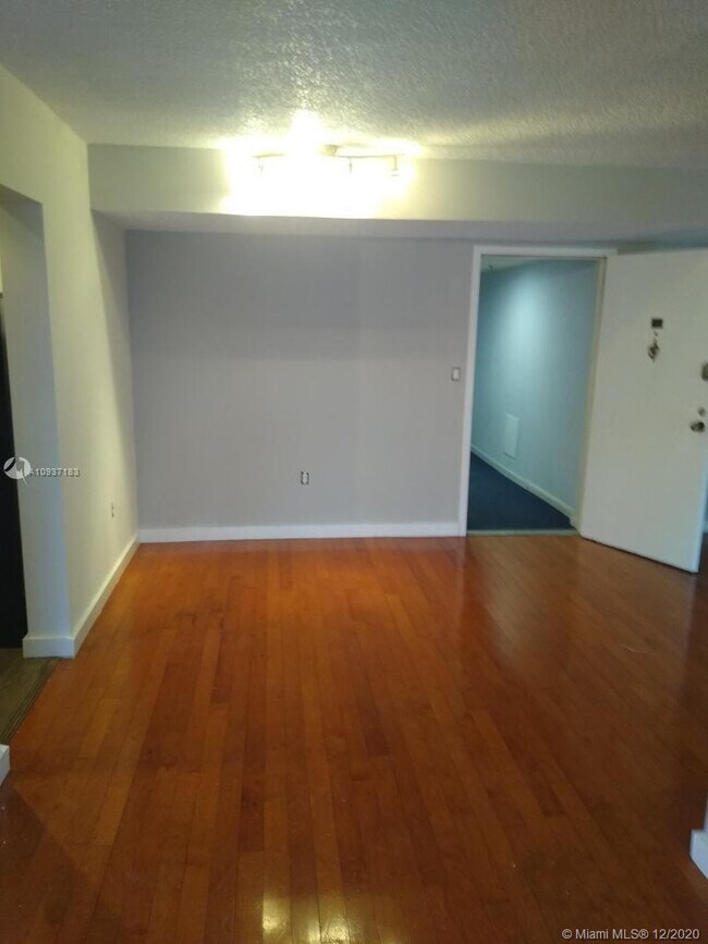 Building Photo - 911 E Ponce De Leon Blvd