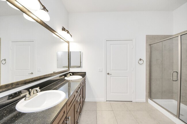 Foto del edificio - 6363 San Felipe St