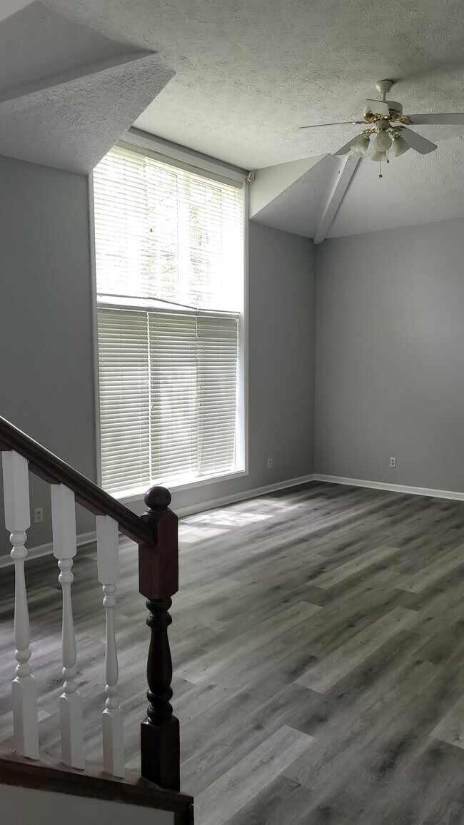 Foto del edificio - 80 Ridgecrest Ct