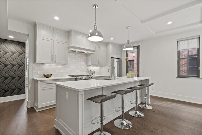 Foto del edificio - 932 W Eleven Mile Rd