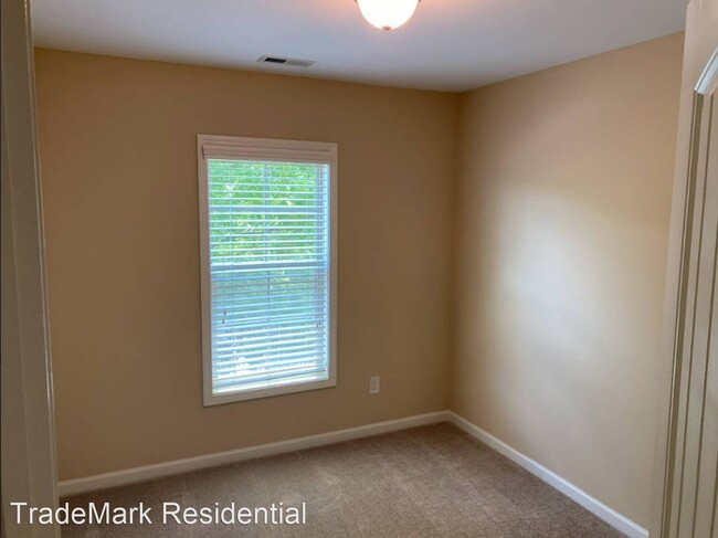 Building Photo - 3 br, 2.5 bath House - 2020 Highland Villa...