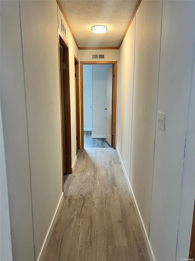Foto del edificio - 588 Hubbard Ave