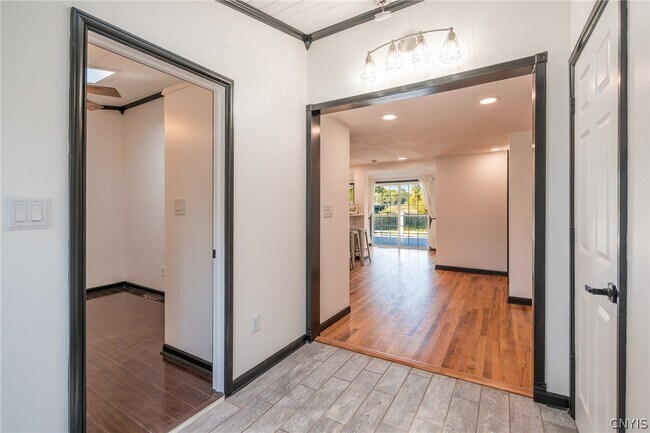 Foto del edificio - 8403 Gaskin Rd