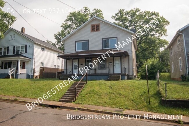 Building Photo - Spacious 2 bed, 1 bath duplex with basment...