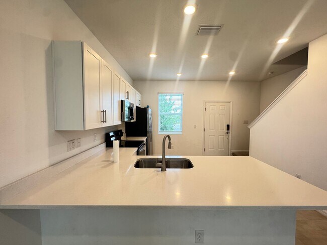 Foto del edificio - 8528 Daybreak St