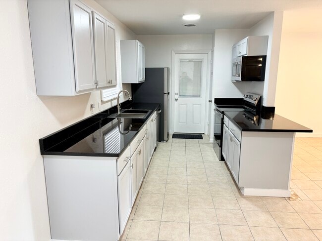 Building Photo - 126 Fulton Pl