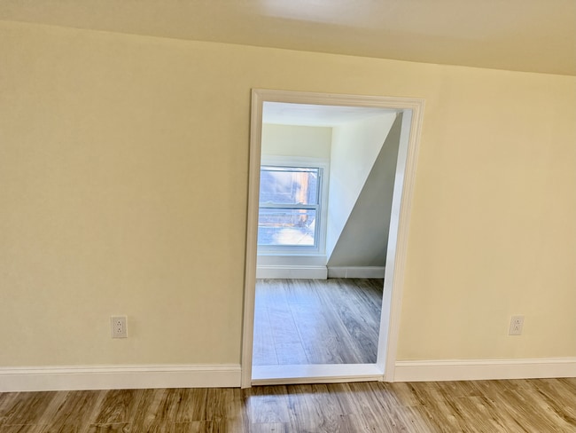 Building Photo - 241 S 46th St