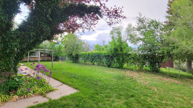 Building Photo - 3149 Gramercy Ave