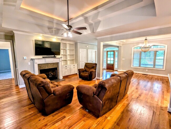 Building Photo - 291 Greystone Dr