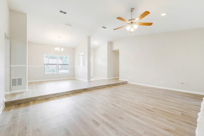 Building Photo - 10383 Tawa Trl