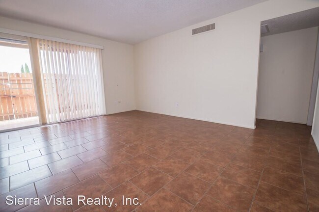 Building Photo - 2 br, 1 bath House - 4409 Plaza Vista, Unit B