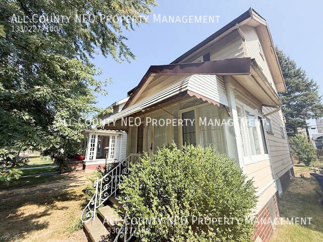 Foto del edificio - 3521 W 123rd St