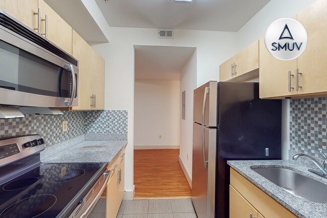 Photo - 12 E Chase St Apartment